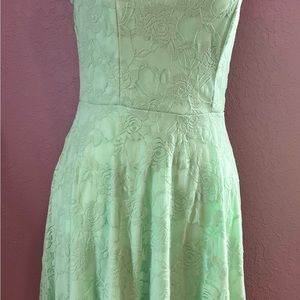 Green A-line Midi Dress with Sweetheart Neckline for Wedding Guest